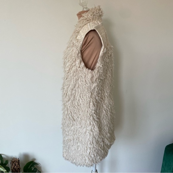 Anthropologie Hei Hei Off White Embroidered Shaggy Sherpa Faux Fur Vest EUC XSP - Picture 5 of 12